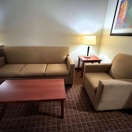 Ramada By Wyndham College Station Otel Dış mekan fotoğraf