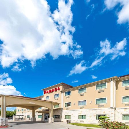 Ramada By Wyndham College Station Otel Dış mekan fotoğraf