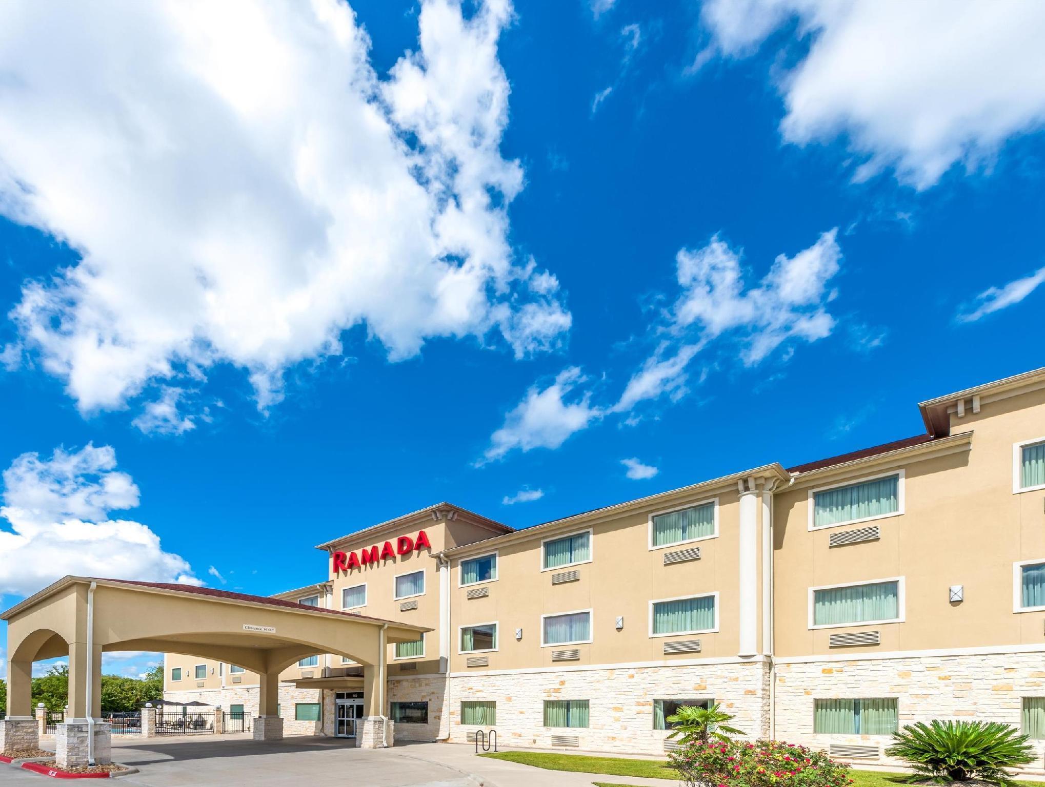 Ramada By Wyndham College Station Otel Dış mekan fotoğraf