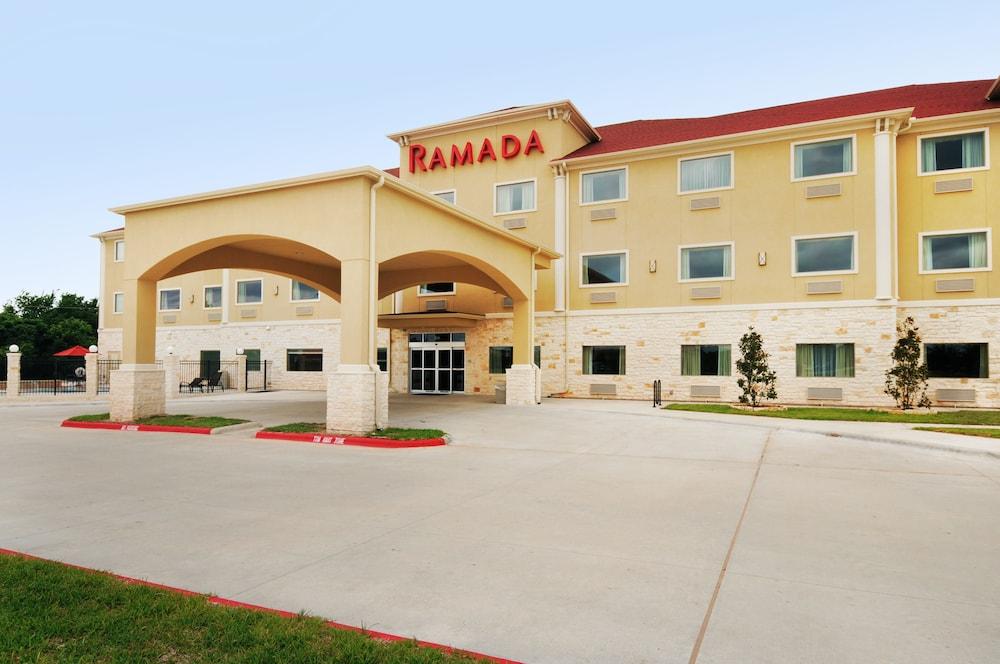 Ramada By Wyndham College Station Otel Dış mekan fotoğraf