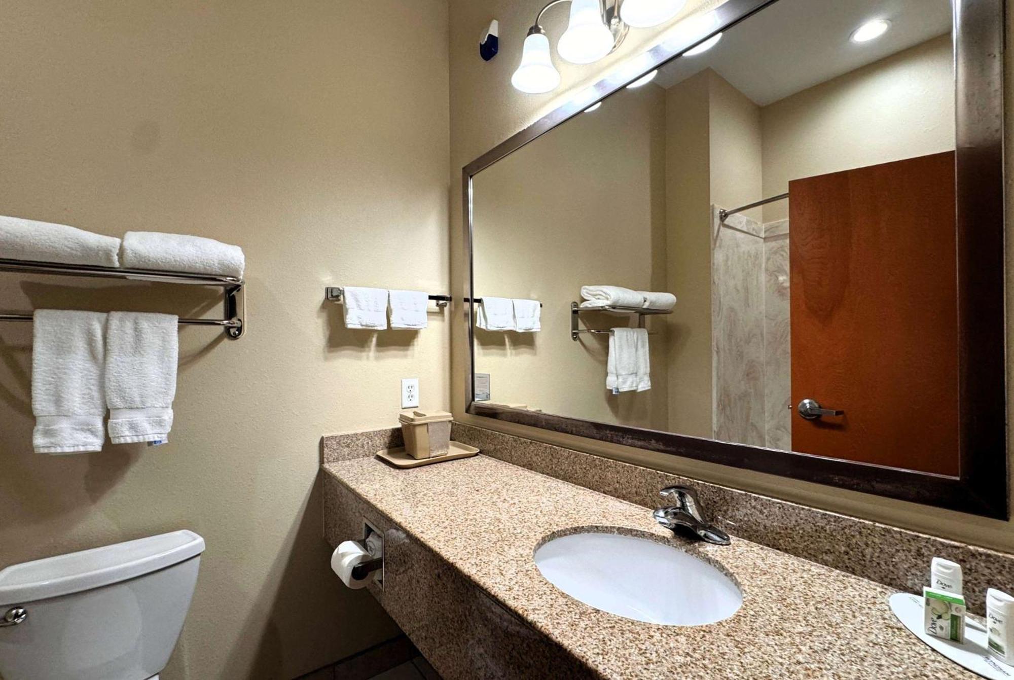 Ramada By Wyndham College Station Otel Dış mekan fotoğraf