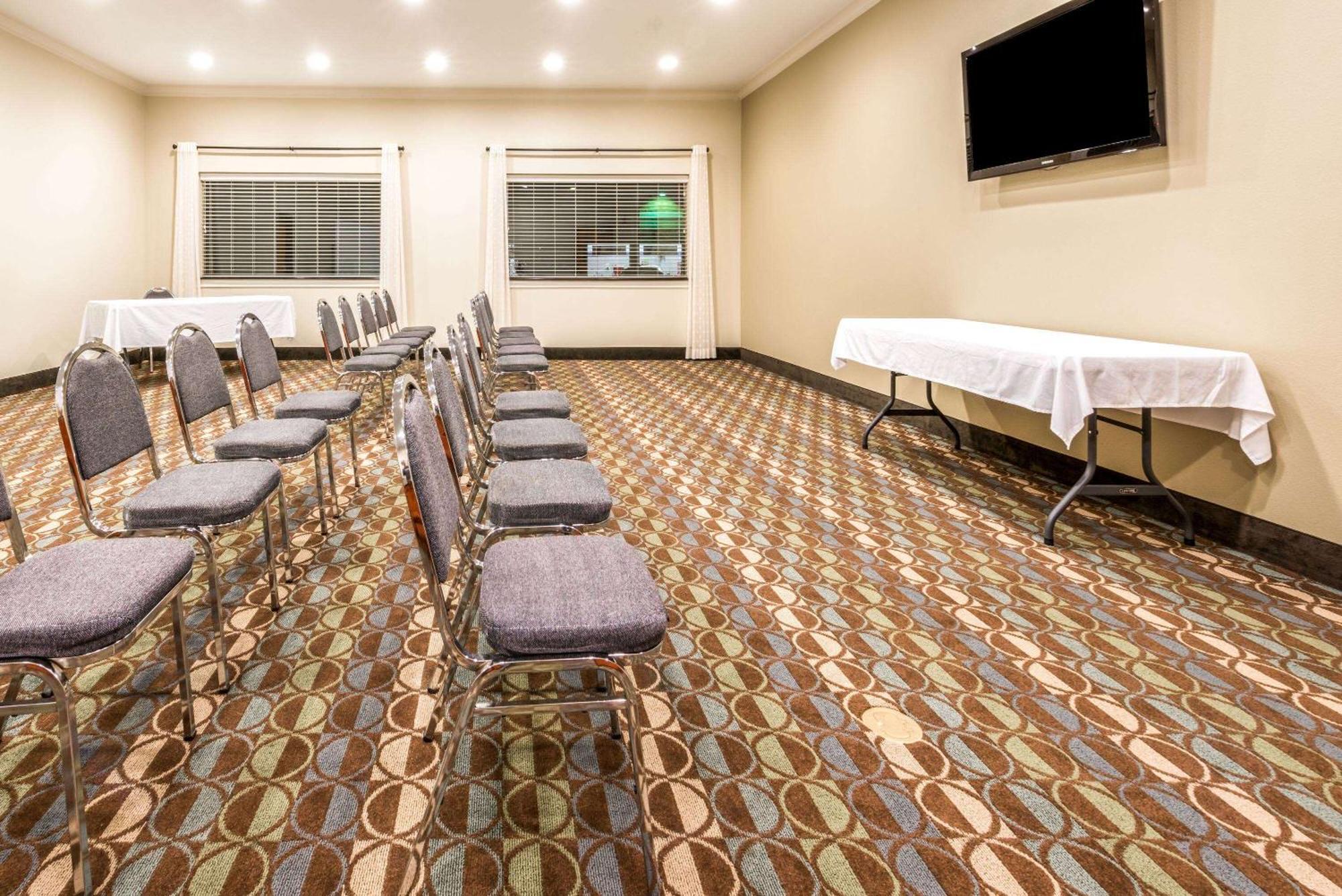 Ramada By Wyndham College Station Otel Dış mekan fotoğraf