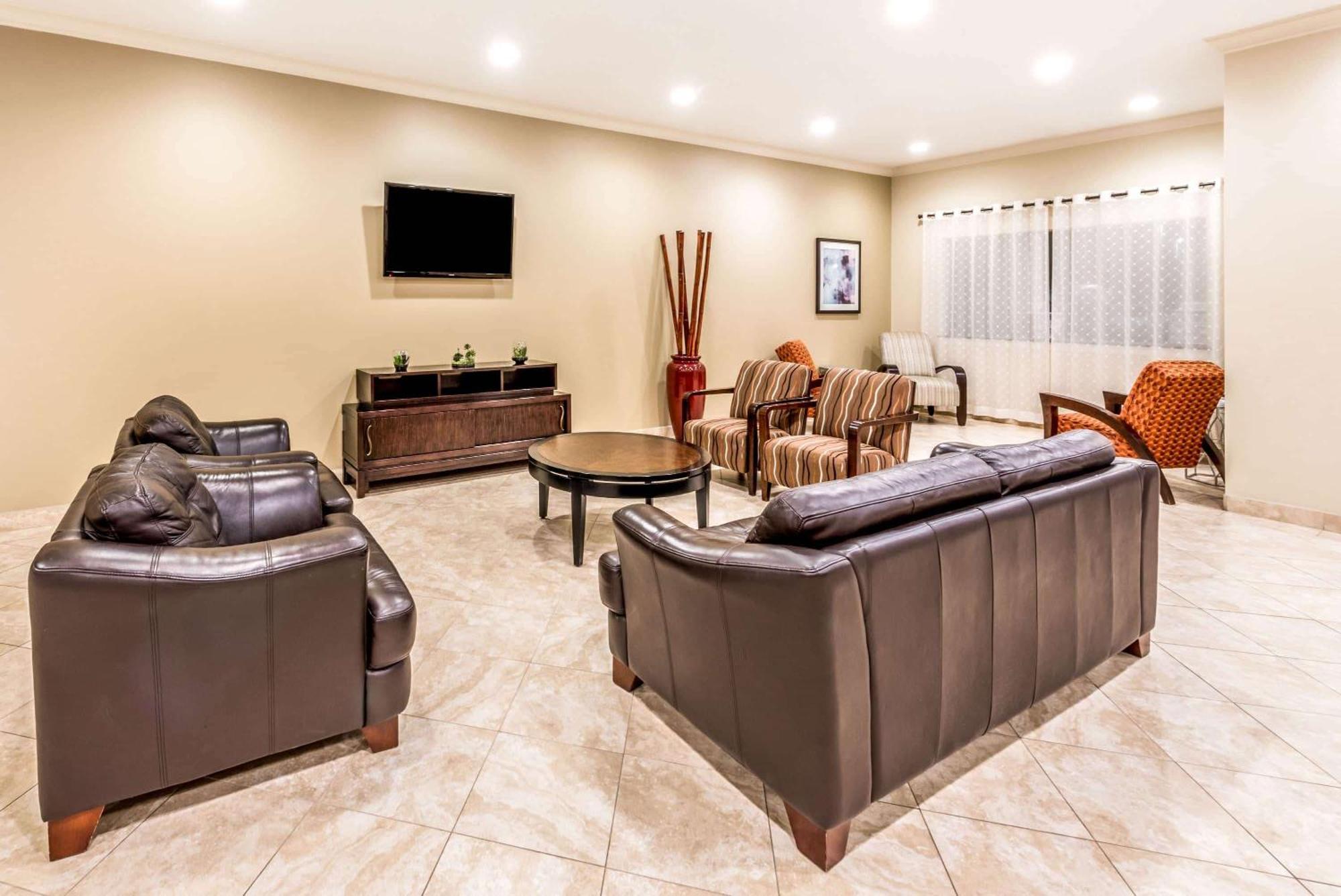 Ramada By Wyndham College Station Otel Dış mekan fotoğraf